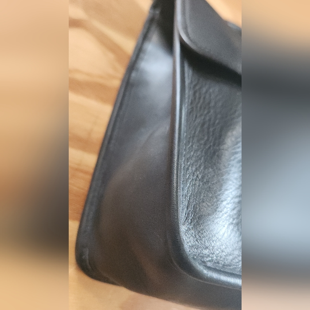 Coach Classic Willis Bag - Picture 9 of 16